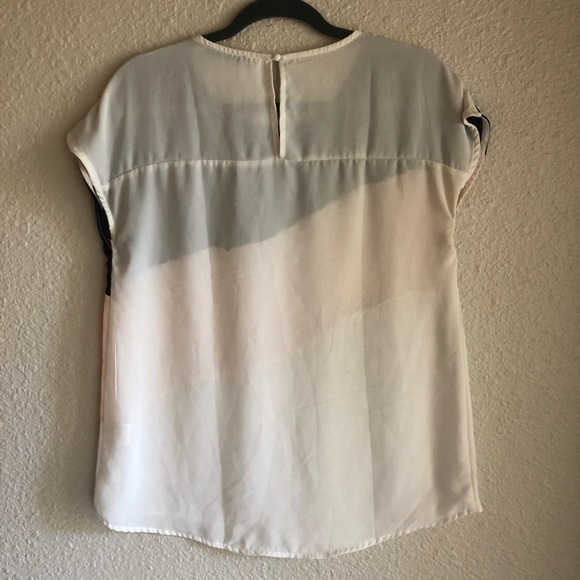 ⭐️ Sheer Block Pattern Top - Picture 2 of 3